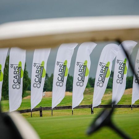 Golf Apartament W Sobieniach Sobienie Jeziory Eksteriør bilde